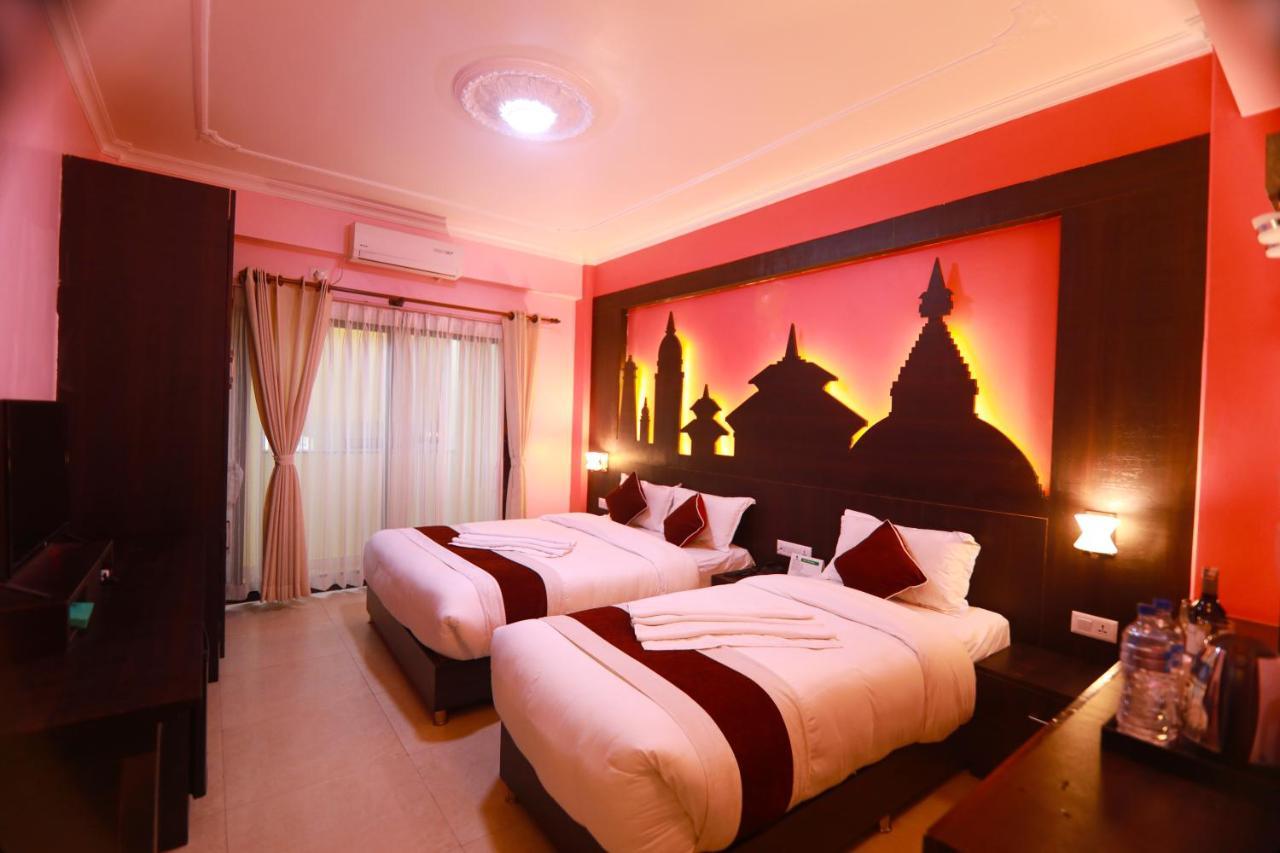 Hotel Task International Pokhara Esterno foto