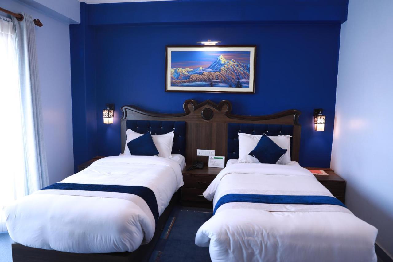 Hotel Task International Pokhara Esterno foto