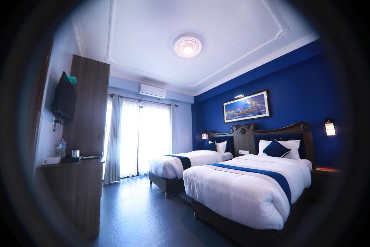 Hotel Task International Pokhara Esterno foto