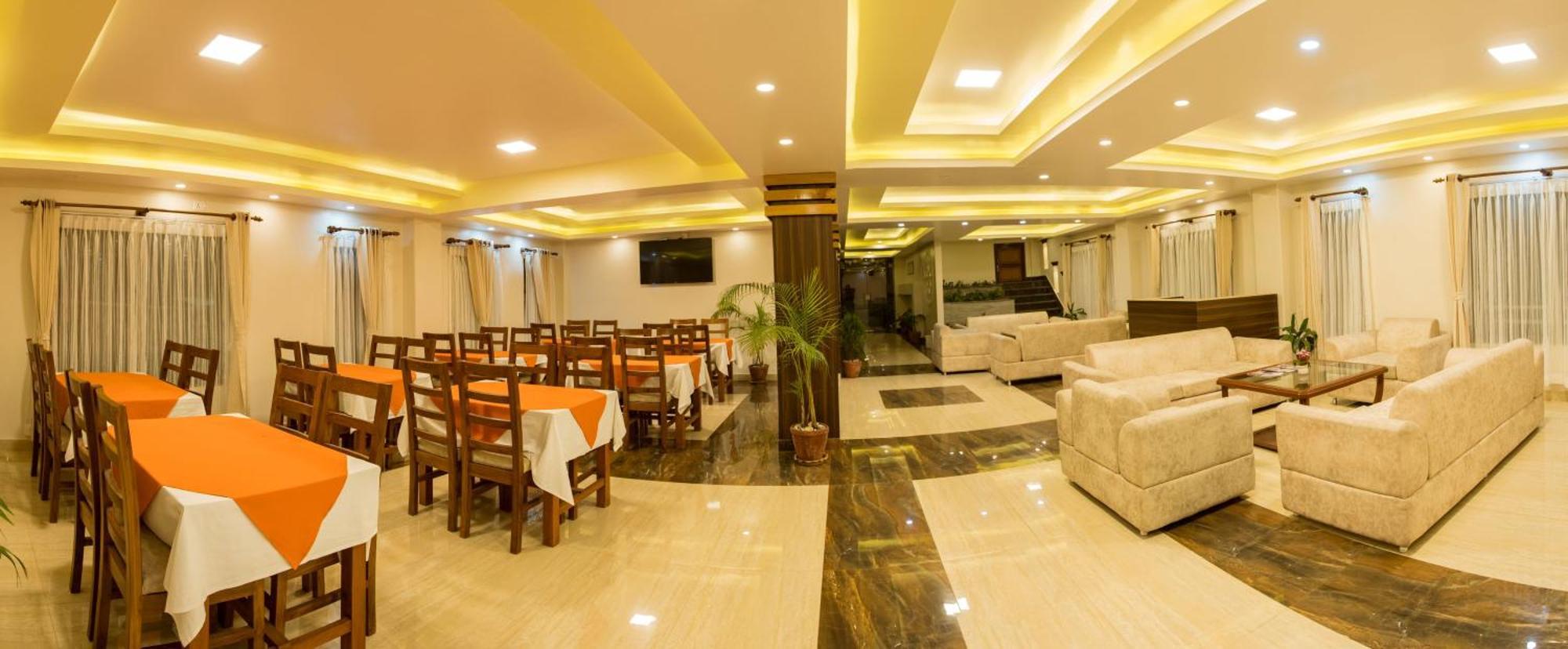 Hotel Task International Pokhara Esterno foto