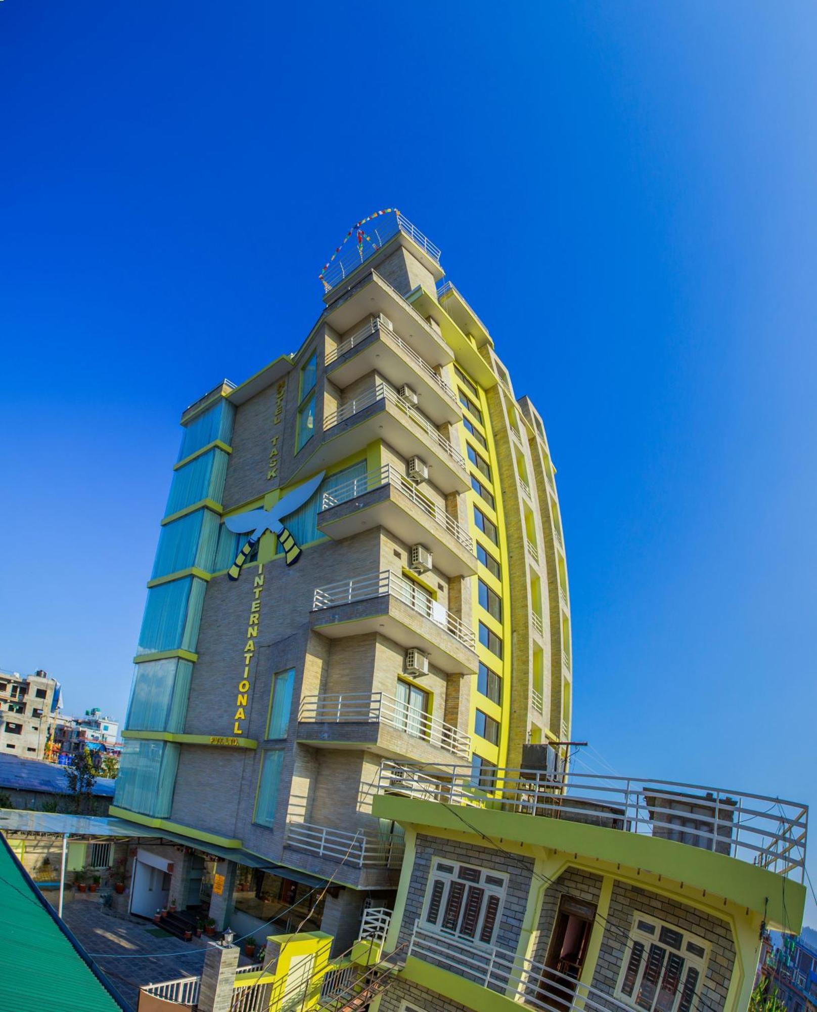 Hotel Task International Pokhara Esterno foto
