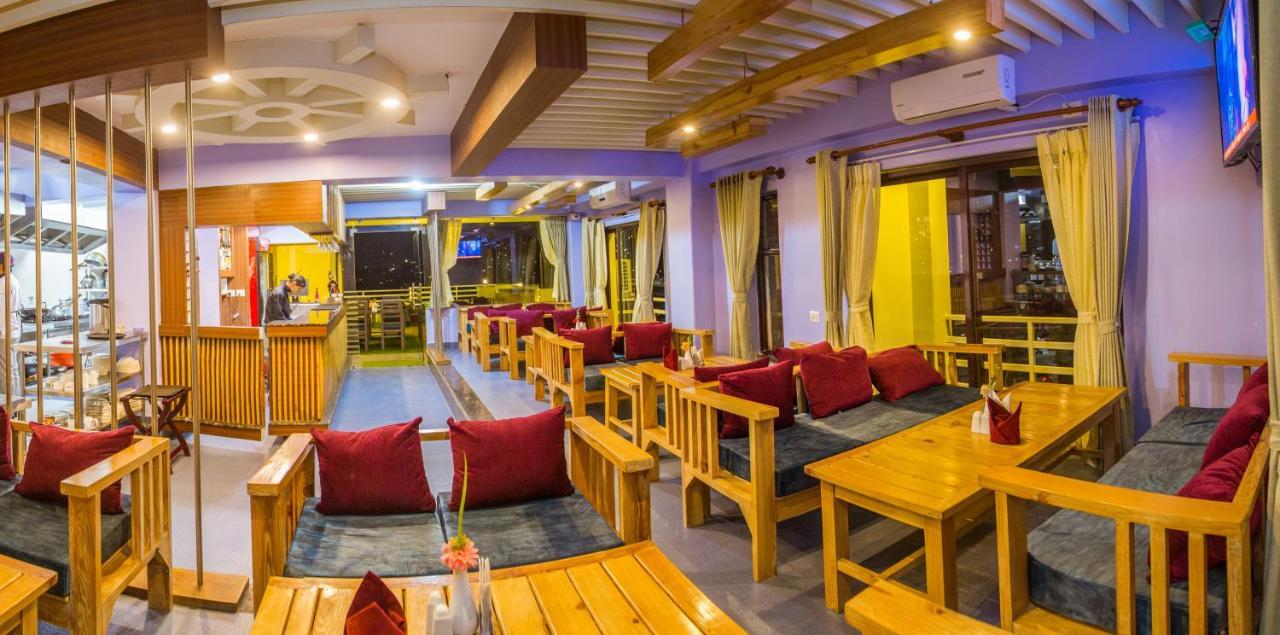 Hotel Task International Pokhara Esterno foto